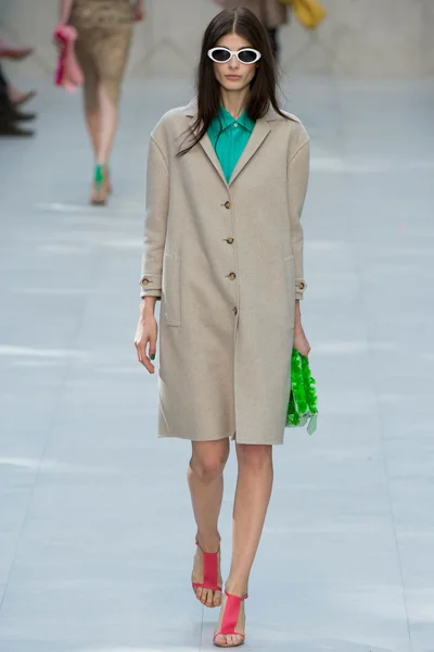 Look 32